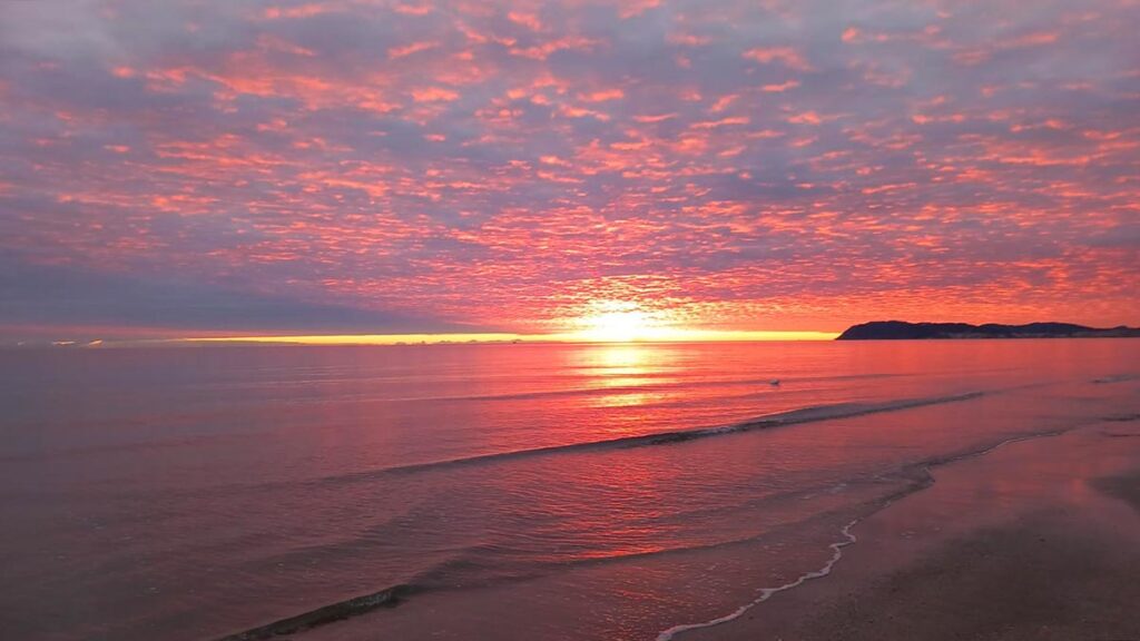 Se non sai cosa vedere a Rimini ti consiglio l'alba dal mare