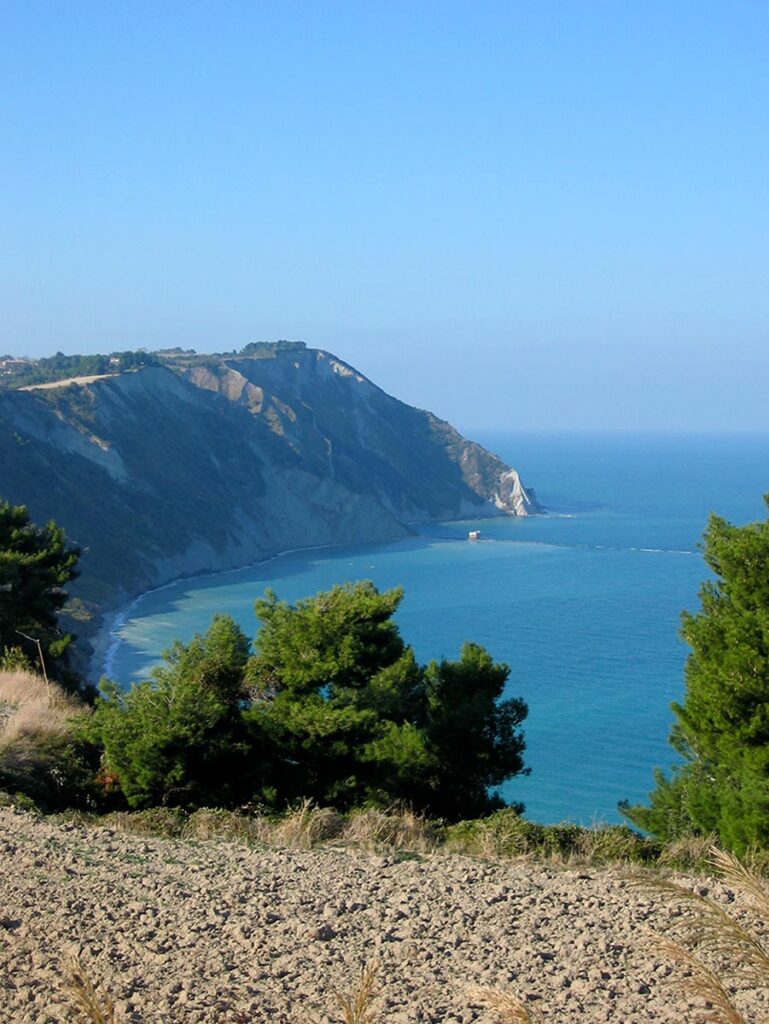 Spiaggia di Mezzavalle vista dall'alto