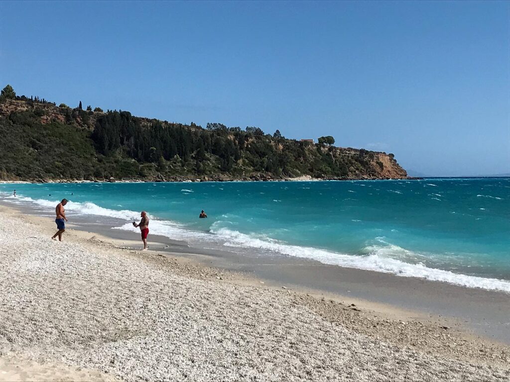 Cosa fare a Cefalonia: visitare la Spiaggia di Lourdas