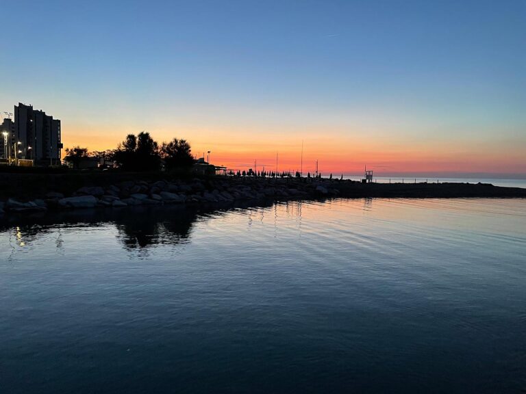 Vista al tramonto di Portoverde