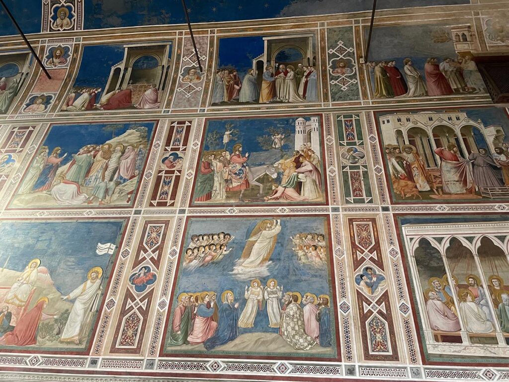 Alcuni affreschi di Giotto presso la Cappella degli Scrovegni 