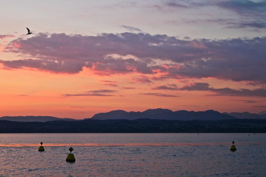 Spettacolare tramonto sul lago di Garda