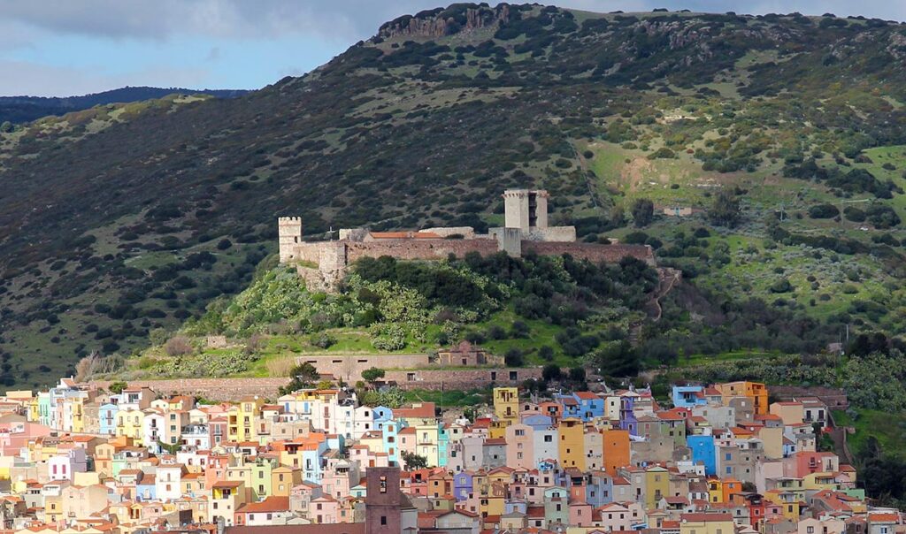 Viaggio a Bosa: castello - Foto di Gianni Careddu su Licenza CC BY-SA 3.0