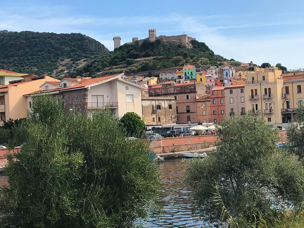 Vista di Bosa con il suo Castello sullo sfondo