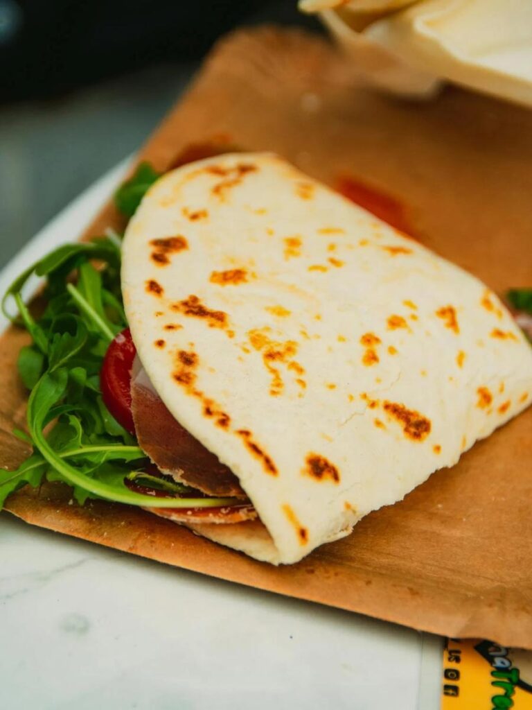 Piadina romagnola ripiena