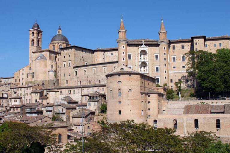 Urbino, palazzo Ducale e torricini